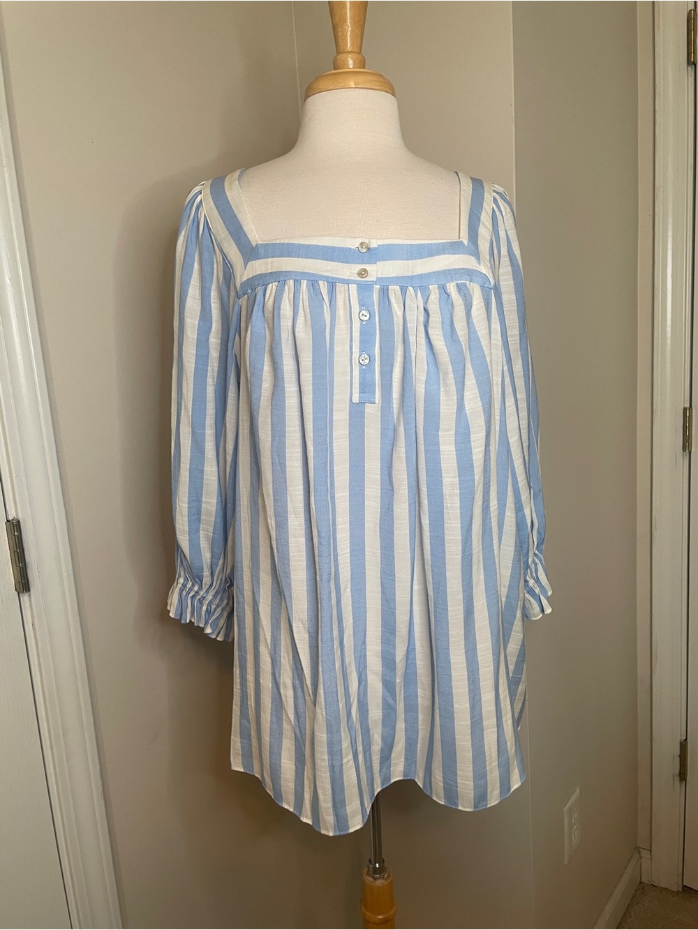 LC Lauren Conrad Blue & White Striped pheasant Blouse Size 1X